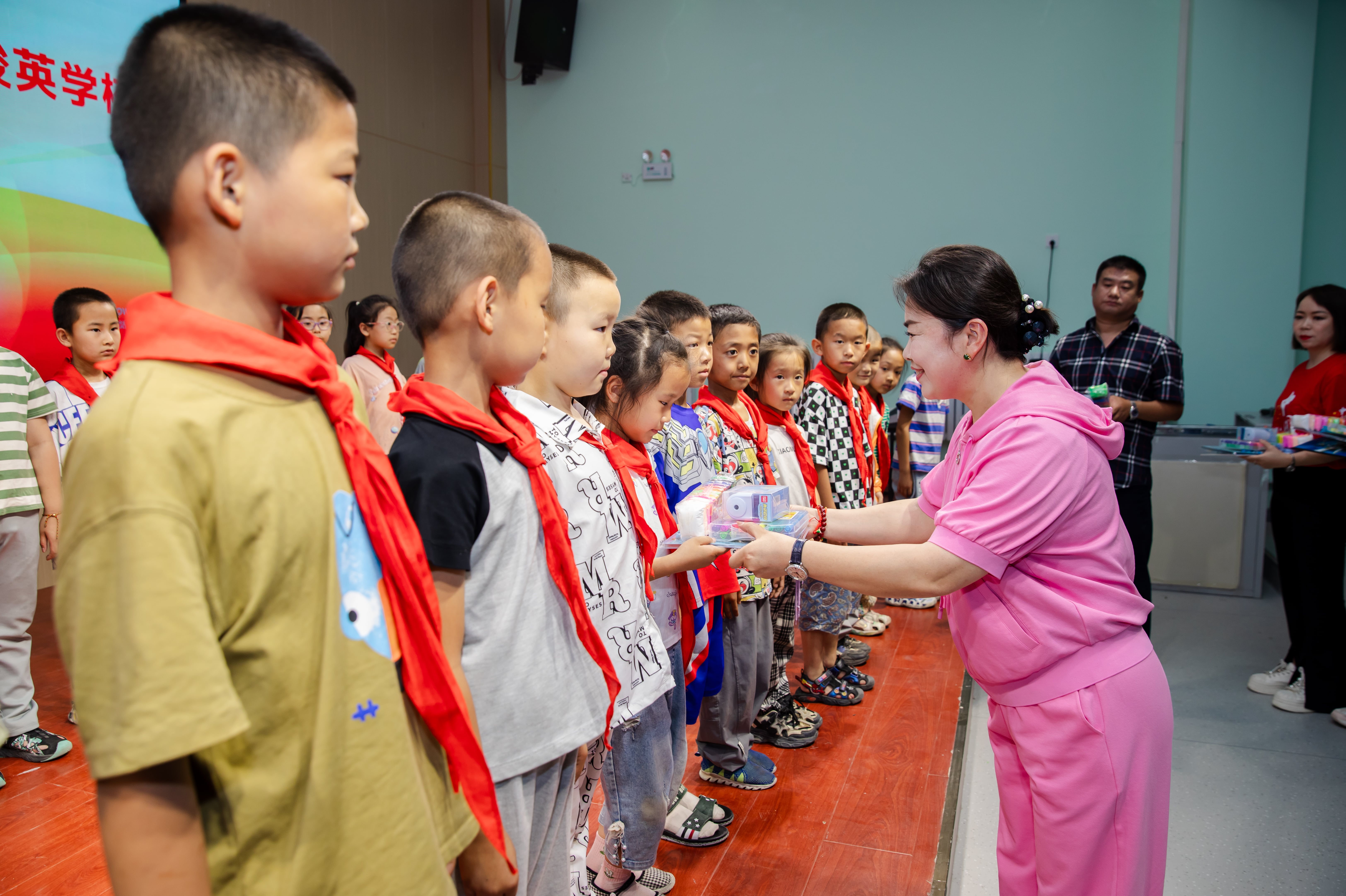 第251所 新疆昌吉州玛纳斯县北五岔镇华体会官方网页版-华体会(中国)
王俊英学校