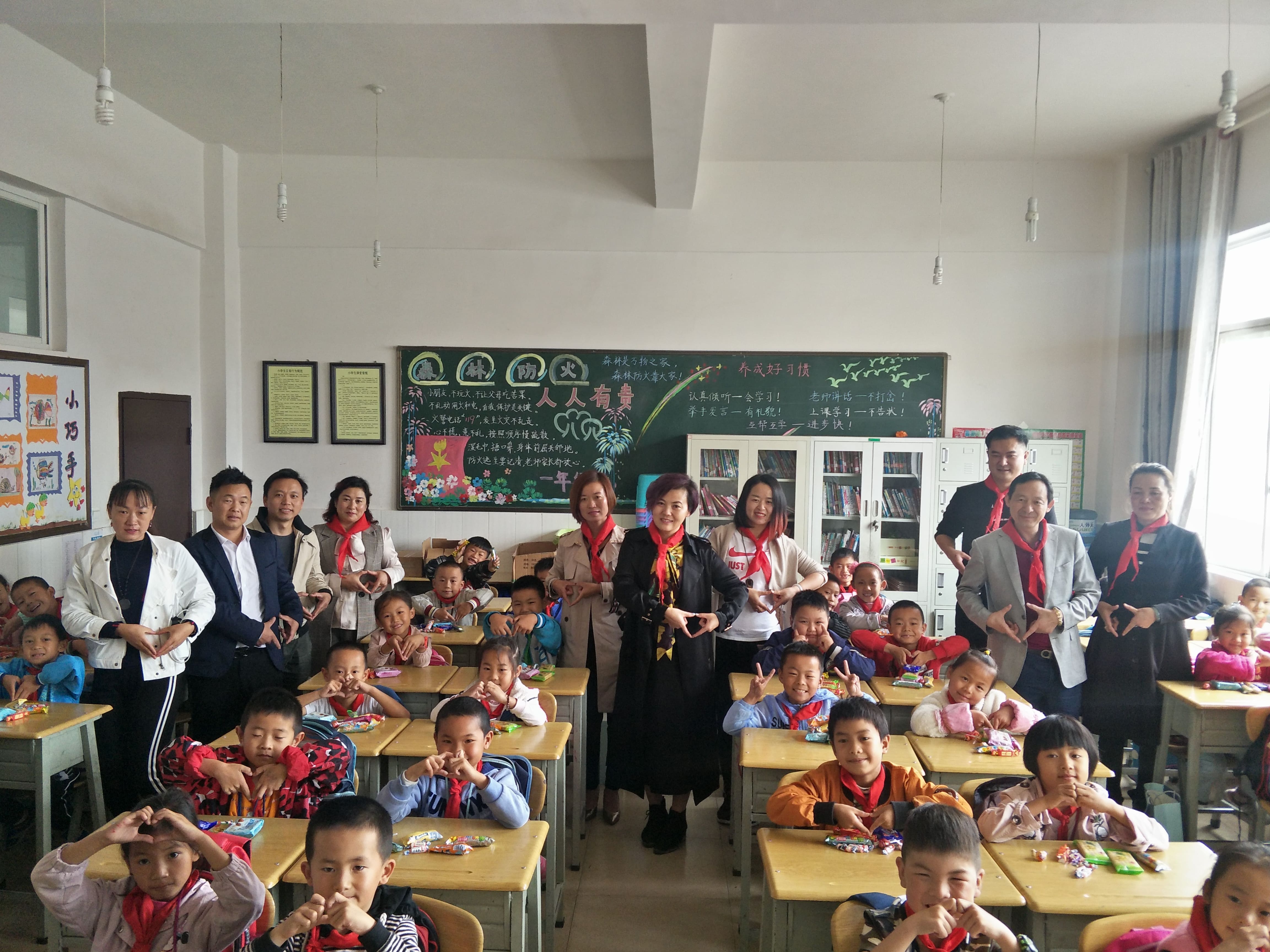 第152所 石林彝族自治县路美邑中心学校路美邑华体会官方网页版-华体会(中国)
李凤莲小学