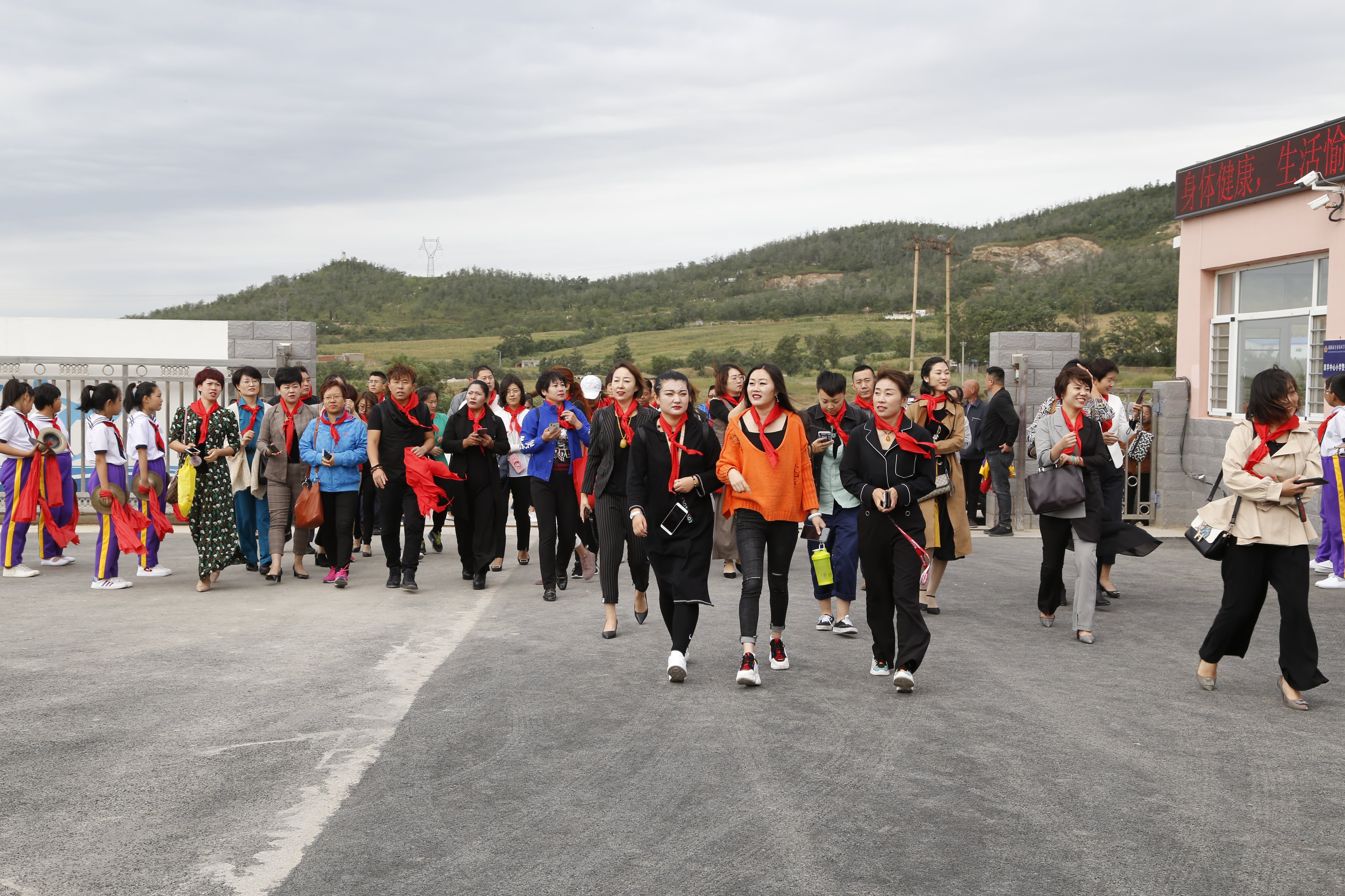 第163所 凌海市双羊镇华体会官方网页版-华体会(中国)
孙翔宇小学